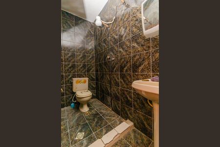 Casa para alugar com 300m², 4 quartos e 4 vagas Casa para alugar com 300m², 4 quartos e 4 vagasBanheiro Social