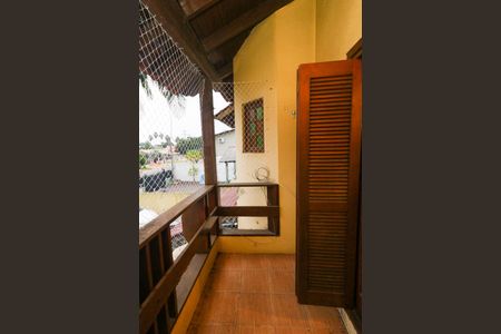 Casa à venda com 300m², 4 quartos e 4 vagasSacada da Sala 2