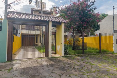 Casa para alugar com 300m², 4 quartos e 4 vagas Casa para alugar com 300m², 4 quartos e 4 vagasFachada