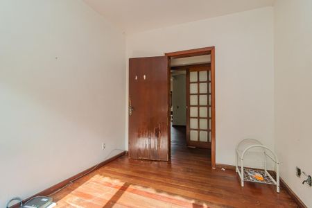 Casa para alugar com 300m², 4 quartos e 4 vagas Casa para alugar com 300m², 4 quartos e 4 vagasQuarto 6