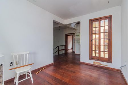 Casa para alugar com 300m², 4 quartos e 4 vagas Casa para alugar com 300m², 4 quartos e 4 vagasCorredor