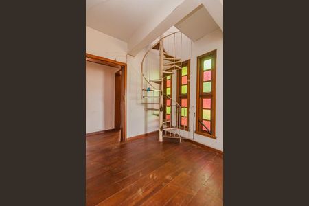 Casa para alugar com 300m², 4 quartos e 4 vagas