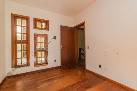 Casa para alugar com 300m², 4 quartos e 4 vagas Casa para alugar com 300m², 4 quartos e 4 vagasQuarto 5