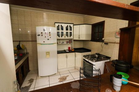 Casa à venda com 300m², 4 quartos e 4 vagasCozinha
