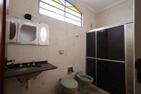 Casa para alugar com 161m², 4 quartos e 4 vagasBanheiro 1