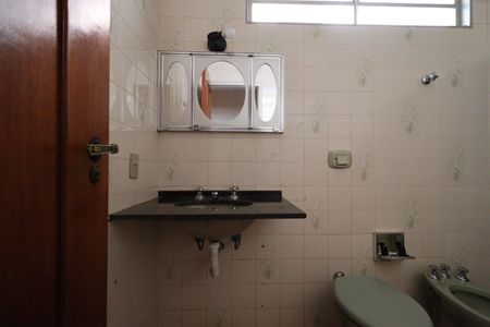 Casa para alugar com 161m², 4 quartos e 4 vagasBanheiro 2