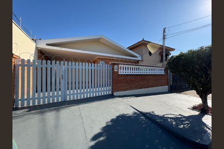 Casa para alugar com 161m², 4 quartos e 4 vagasFachada 