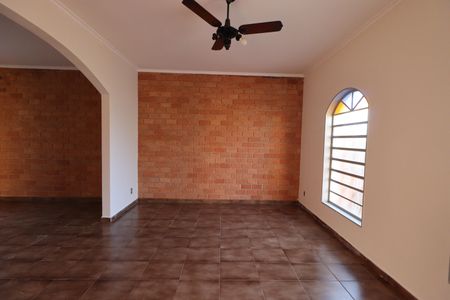 Casa para alugar com 161m², 4 quartos e 4 vagasSala