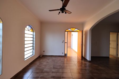 Casa para alugar com 161m², 4 quartos e 4 vagasSala