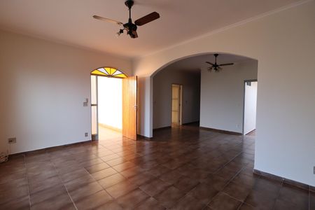 Casa para alugar com 161m², 4 quartos e 4 vagasSala