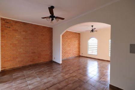 Casa para alugar com 161m², 4 quartos e 4 vagasSala