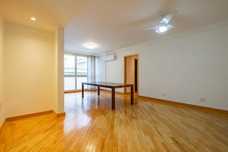 Apartamento à venda com 102m², 2 quartos e sem vaga Apartamento à venda com 102m², 2 quartos e sem vagaSala