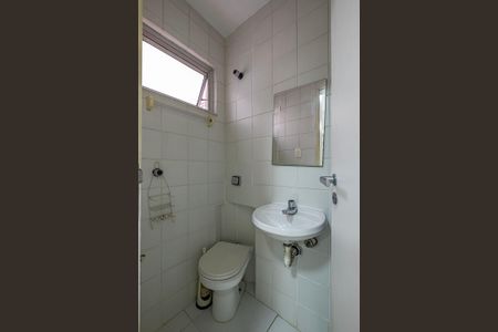 Apartamento à venda com 102m², 2 quartos e sem vaga Apartamento à venda com 102m², 2 quartos e sem vagaBanheiro de Serviço