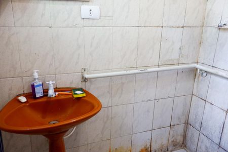 Casa à venda com 125m², 4 quartos e 2 vagasBanheiro 1