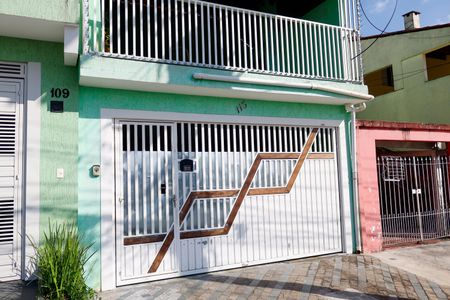 Casa à venda com 125m², 4 quartos e 2 vagasFachada