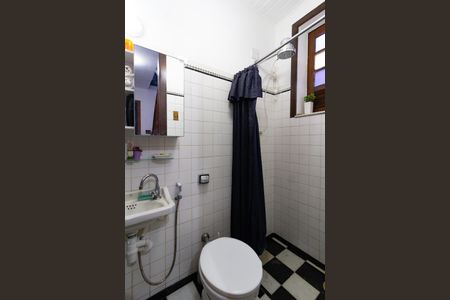 Casa de condomínio à venda com 190m², 5 quartos e 2 vagas Casa de condomínio à venda com 190m², 5 quartos e 2 vagasBanheiro social 2