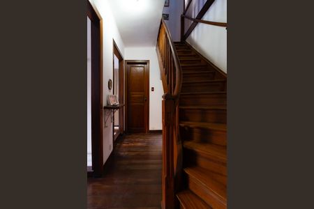 Casa de condomínio à venda com 190m², 5 quartos e 2 vagas Casa de condomínio à venda com 190m², 5 quartos e 2 vagasCorredor