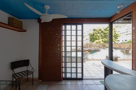 Casa de condomínio à venda com 190m², 5 quartos e 2 vagas Casa de condomínio à venda com 190m², 5 quartos e 2 vagasQuarto 5