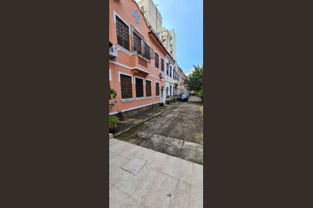 Casa de condomínio à venda com 190m², 5 quartos e 2 vagas Casa de condomínio à venda com 190m², 5 quartos e 2 vagasFachada