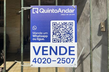 Casa à venda com 300m², 5 quartos e 3 vagas Casa à venda com 300m², 5 quartos e 3 vagasFachada