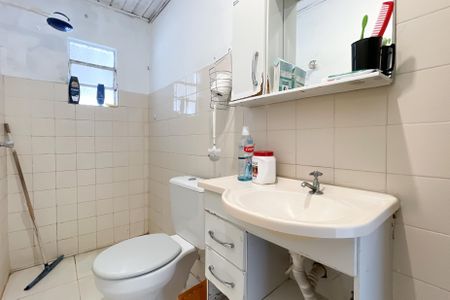 Casa à venda com 300m², 5 quartos e 3 vagas Casa à venda com 300m², 5 quartos e 3 vagasCasa 2 - Banheiro social