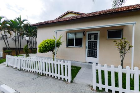 Casa de condomínio para alugar com 55m², 2 quartos e 1 vagaFachada