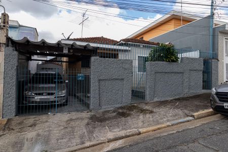 Casa à venda com 300m², 2 quartos e 2 vagasFachada
