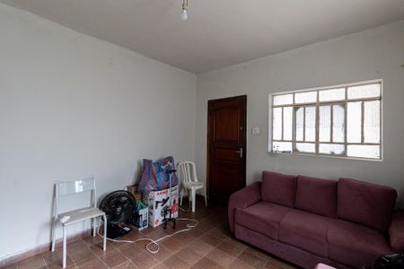 Casa à venda com 300m², 2 quartos e 2 vagasSala