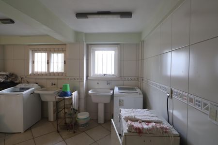 Casa à venda com 438m², 6 quartos e 3 vagasLavanderia