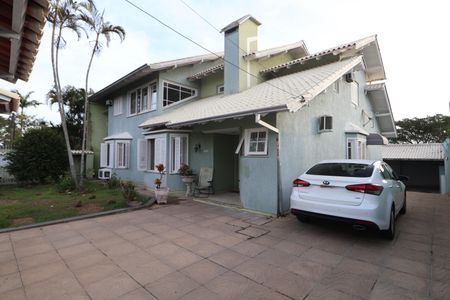 Casa à venda com 438m², 6 quartos e 3 vagasÁrea externa