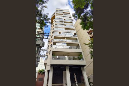 Apartamento à venda com 130m², 3 quartos e 2 vagasFachada 