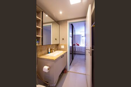 Apartamento à venda com 130m², 3 quartos e 2 vagasBanheiro da Suíte 2