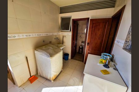 Apartamento à venda com 181m², 3 quartos e 2 vagasÁrea de Serviço