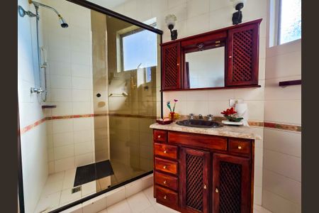 Apartamento à venda com 181m², 3 quartos e 2 vagasBanheiro do Quarto 3 - Suíte