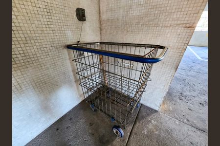 Apartamento à venda com 181m², 3 quartos e 2 vagasCarrinho de Compras