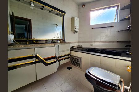 Apartamento à venda com 181m², 3 quartos e 2 vagasBanheiro Social