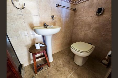 Apartamento à venda com 181m², 3 quartos e 2 vagasBanheiro de Serviço