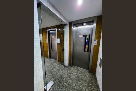 Apartamento à venda com 181m², 3 quartos e 2 vagasElevadores