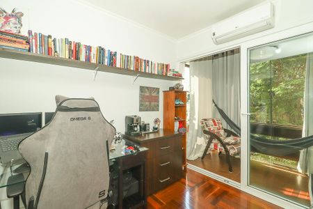 Apartamento à venda com 178m², 3 quartos e 2 vagasQuarto 