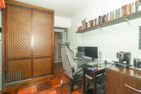 Apartamento à venda com 178m², 3 quartos e 2 vagasQuarto 