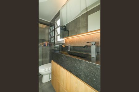 Apartamento à venda com 178m², 3 quartos e 2 vagasBanheiro da Suíte 2