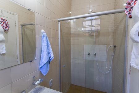 Casa à venda com 360m², 6 quartos e 5 vagasBanheiro de Serviço