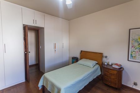 Casa à venda com 360m², 6 quartos e 5 vagasSemi-Suíte 2 no 2° Pavimento