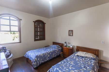 Casa à venda com 360m², 6 quartos e 5 vagasSuíte 1 no 2° Pavimento