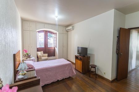 Casa à venda com 360m², 6 quartos e 5 vagasSemi-Suíte 3 no 2° Pavimento