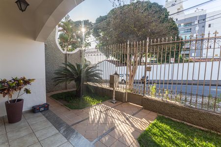 Casa à venda com 360m², 6 quartos e 5 vagasEntrada