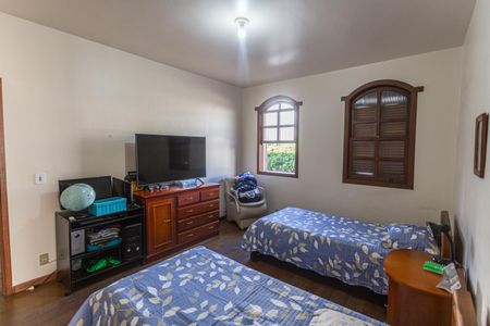 Casa à venda com 360m², 6 quartos e 5 vagasSuíte 1 no 2° Pavimento