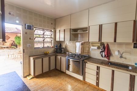 Casa à venda com 360m², 6 quartos e 5 vagasCozinha