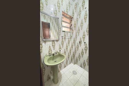 Casa à venda com 112m², 3 quartos e 1 vagaBanheiro 2