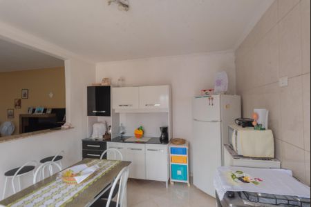 Casa à venda com 250m², 2 quartos e 2 vagasCasa 2- Cozinha